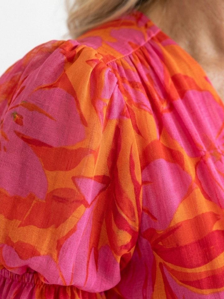 Salomé | Robe midi fleurie à manches bouffantes et col en V