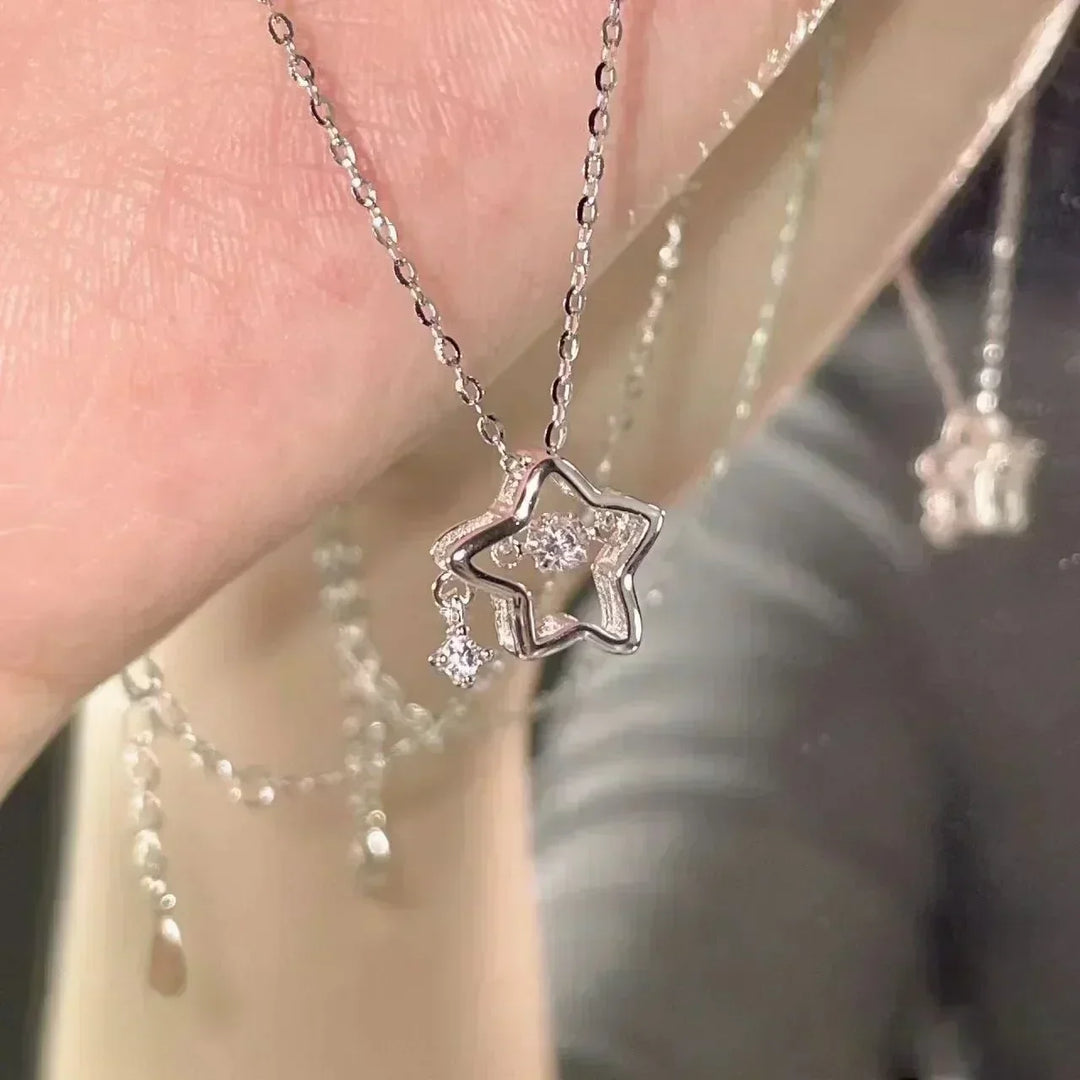 Collier Pendentif en Métal avec Fleur Froissée Élégante